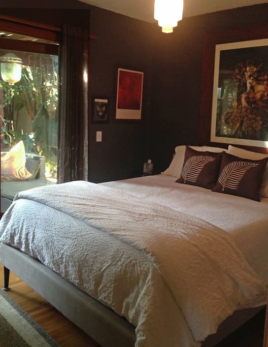 Comfy Queen sized bed