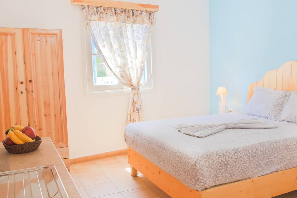 This double room has sea view.
