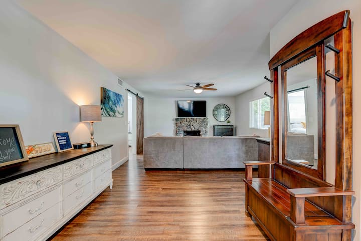 Charming Home Just Minutes From Downtown Redlands - Loma Linda, CA