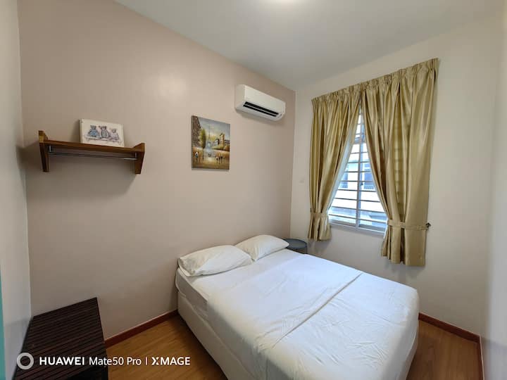 3 .ª habitación: 1 cama tamaño queen 