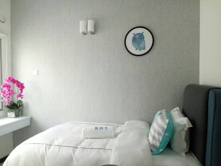 Super chambre avec lit simple