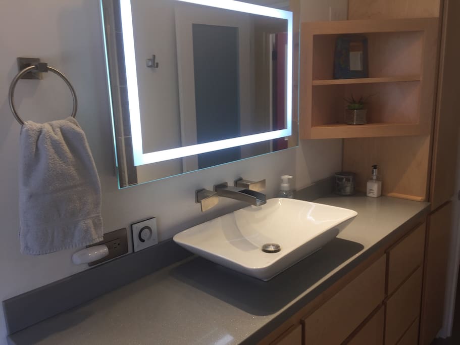 Clean, newly renovated modern bathroom.