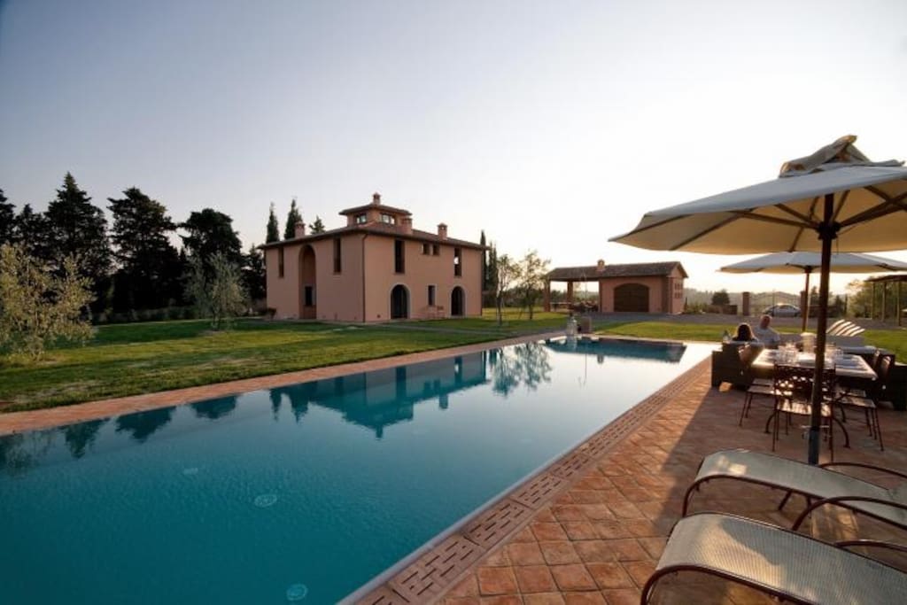 Villa Longobardi swimming pool with hydro massage