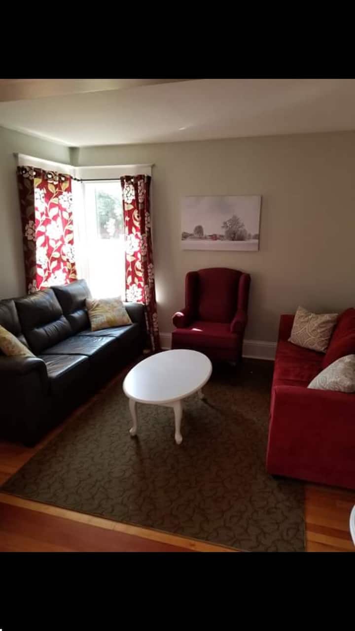 ส่วนที่ไกลของห้องนั่งเล่น