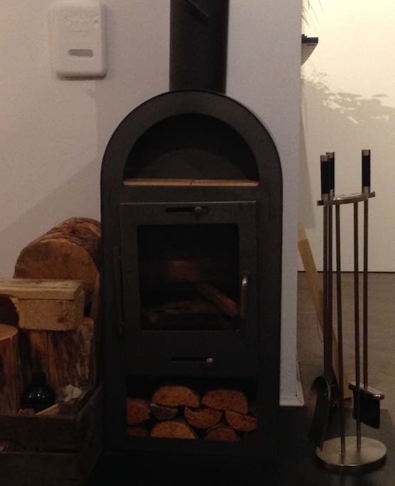 Kamin im Wohnbereich
(fire place in the living room area)