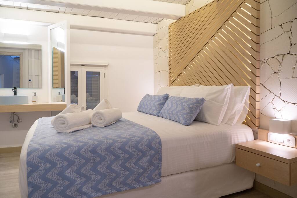 Towels, as well as beach towels, are provided