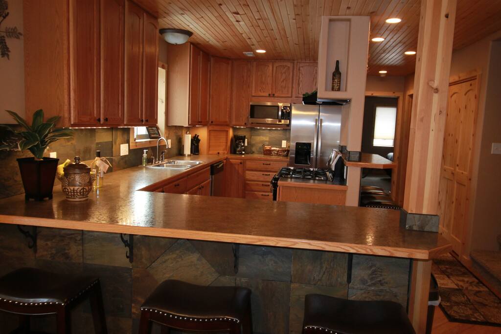 Kitchen with eating bar
