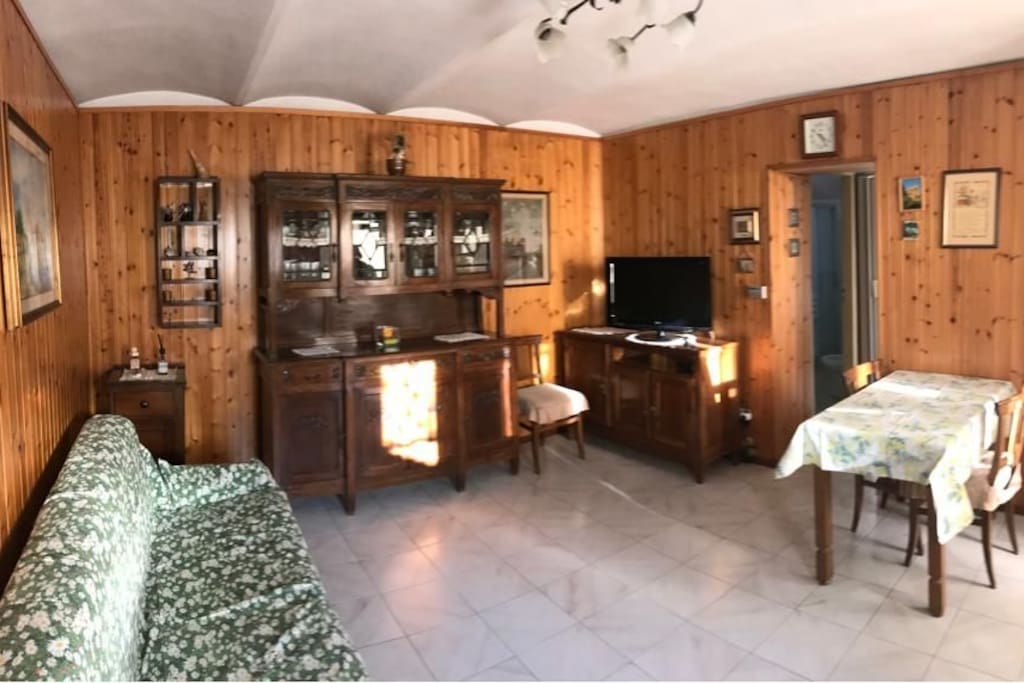 salotto, spazioso e luminoso