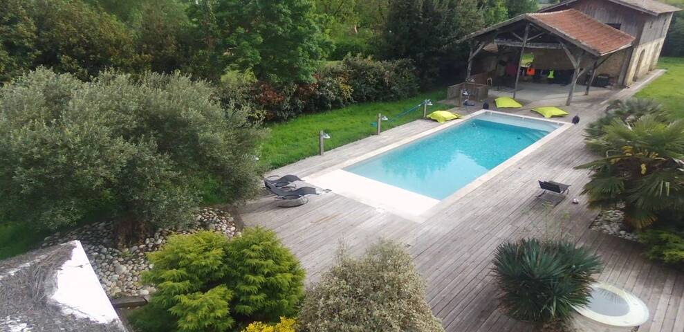 Airbnb Saint Christoly Medoc Vacation Rentals Places To