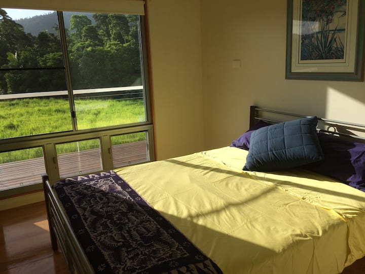 Second bedroom has a Queen bed. Wake up to views over the rainforest.