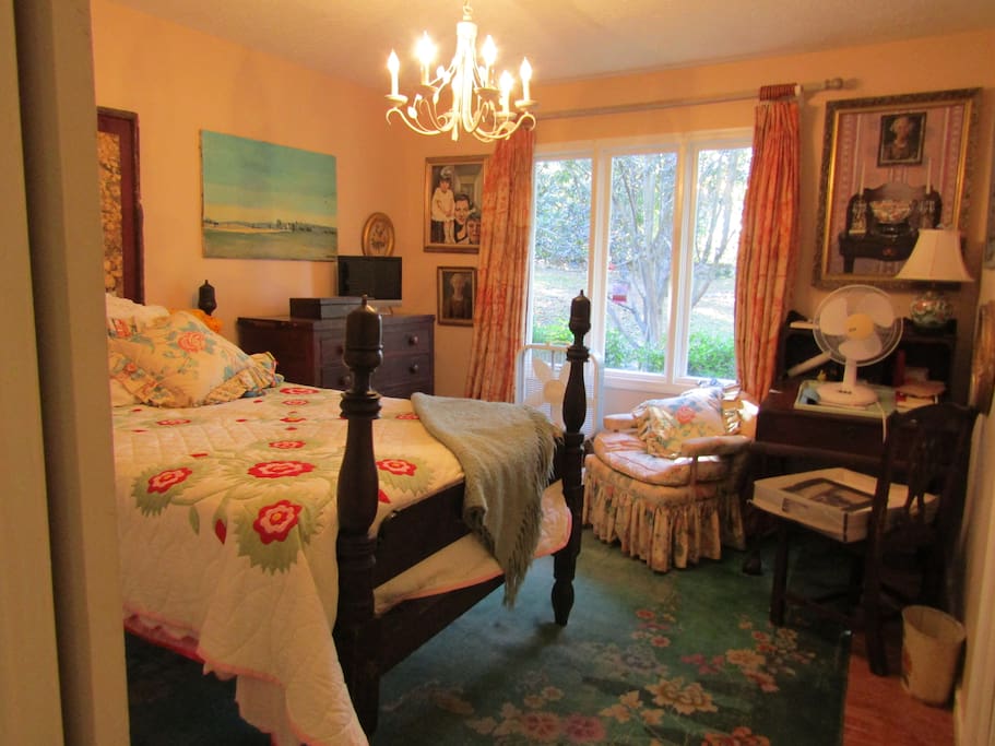 Cozy grandchild's single room