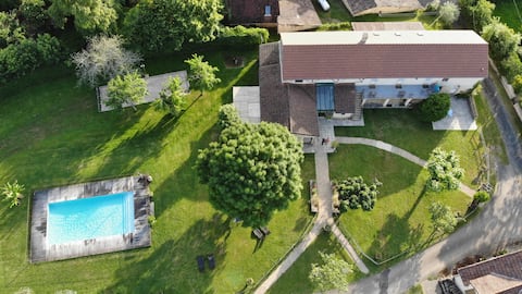 LA GRANGE DU MAS "Ferme d 'Anna" cottage 15 people