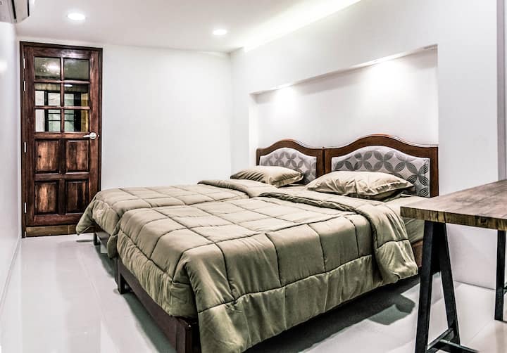 غرفة النوم رقم2 - سريران مفردان