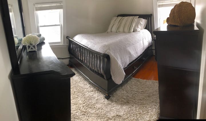 Soveværelse 5 på anden sal (queensize-dobbeltseng)