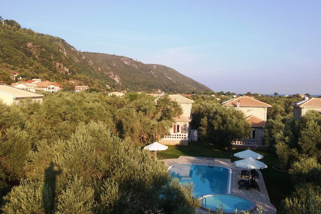3 Villas located in a quiet environment, built between the Olive trees