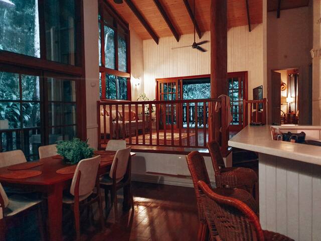 Airbnb Swah Holiday Als Places To Stay Queensland Airbnb Swah Holiday Als