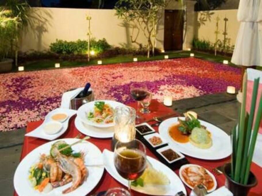 romantic candlelight dinner set up