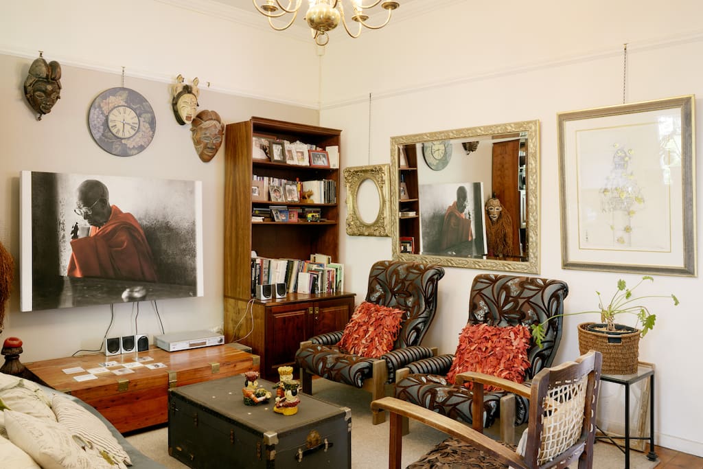 Another angle of the lounge