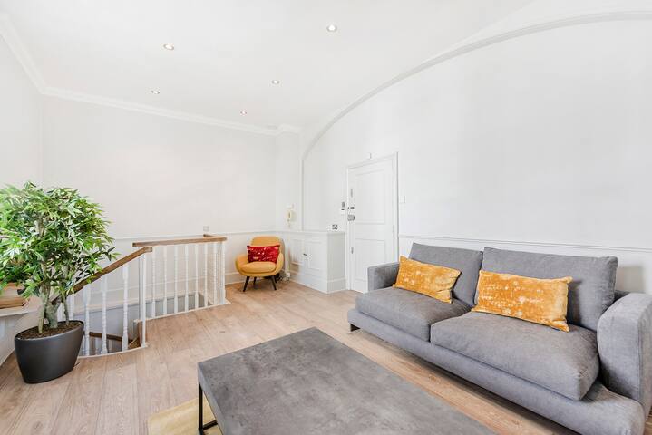 Stylish 2 bedroom flat in Knightsbridge gallery image 4