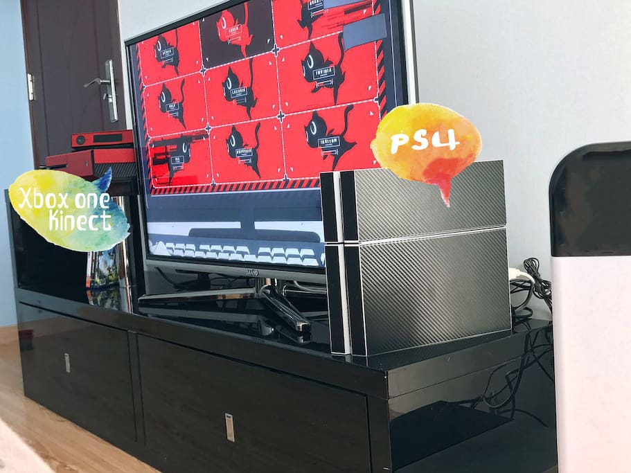 Public area with PS4 and Xbox One ,42'Tv
公共区间的游戏机和42寸电视