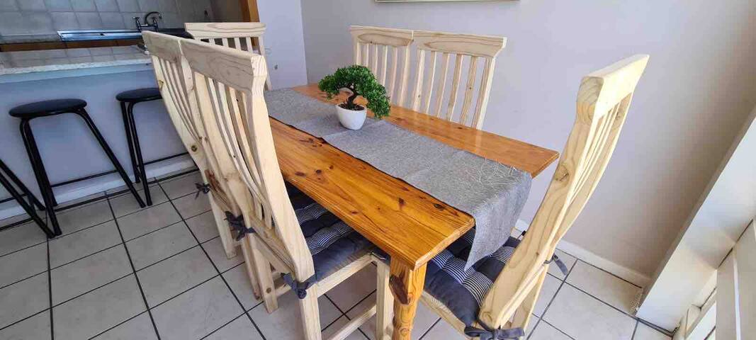 11th floor Seafront Apartment gallery image 5