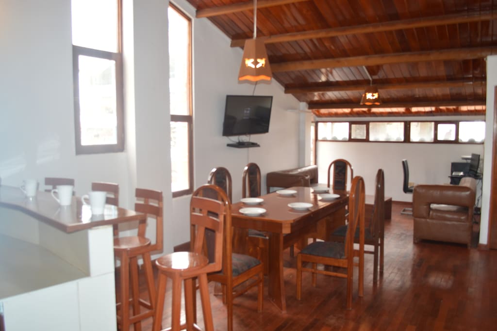Sala comedor Wi/Fi buena señal TV