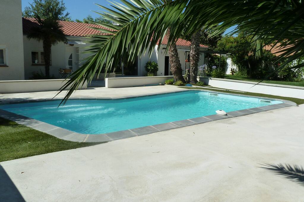 la piscine des propriétaires à disposition
