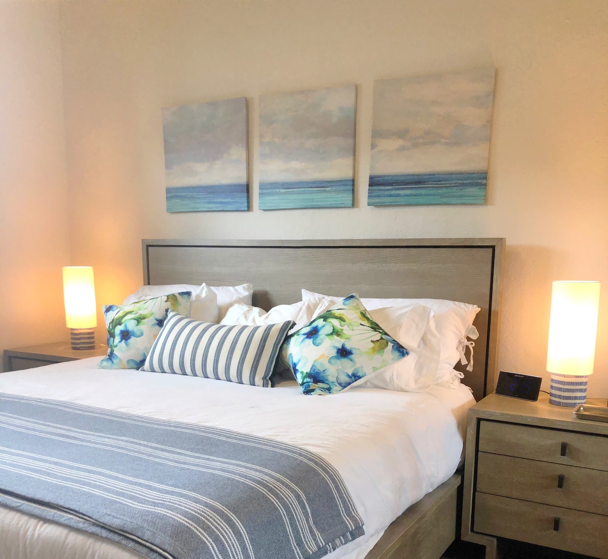 Segundo dormitorio principal con cama tamaño king