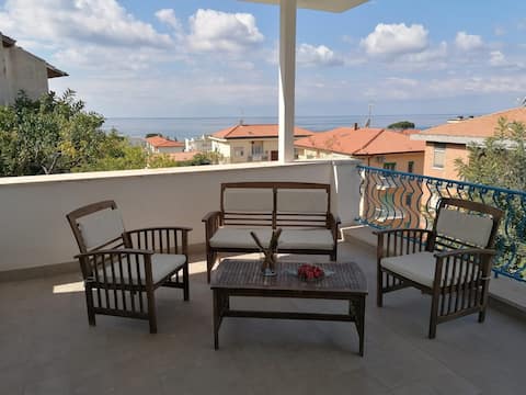 Villa 5-minute walk to the beach