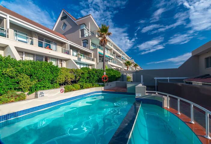Sunbird Dolphin Beach Apt gallery image 3