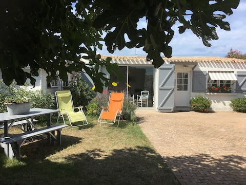 Popular Airbnb listing: "L'Her Marine" Between Beach and City Center - 4* in Noirmoutier En L'île