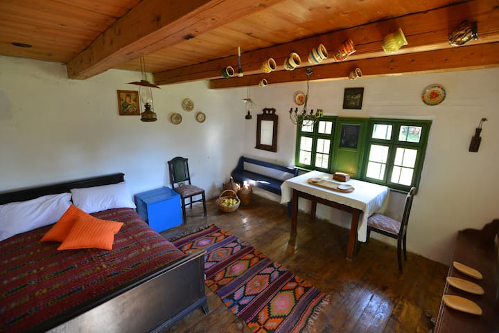 Una dintre camerele din Casa Veche (de închiriat  separat)