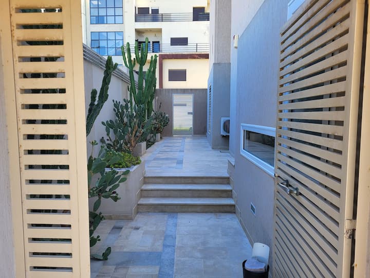 Luxurious ground floor apartment Apartments for Rent in Site