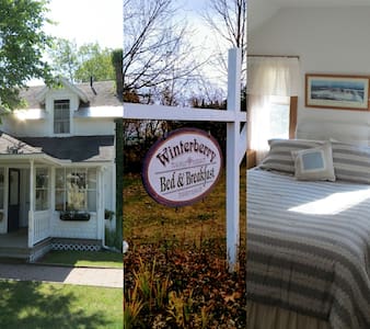 The Olympic Room at Winterberry B&B