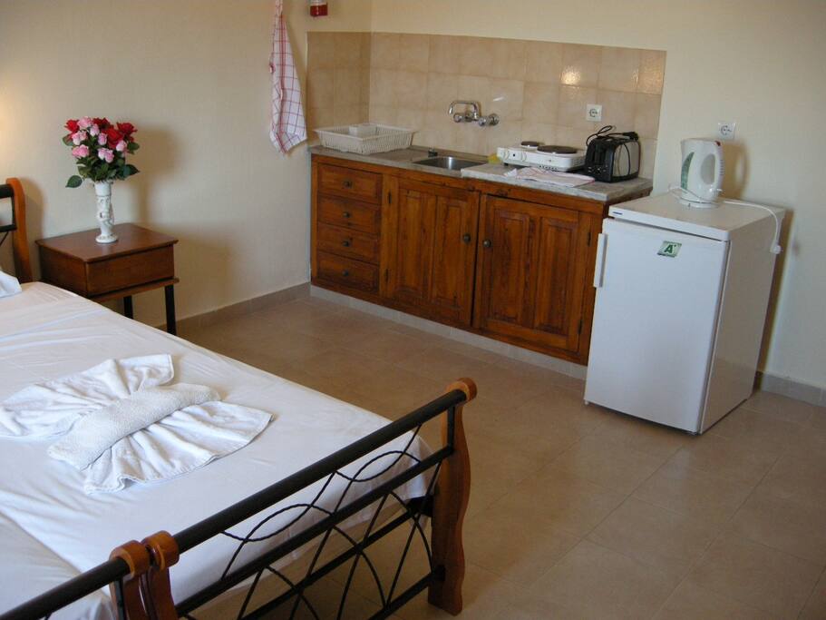 Studio 8 Kitchenette