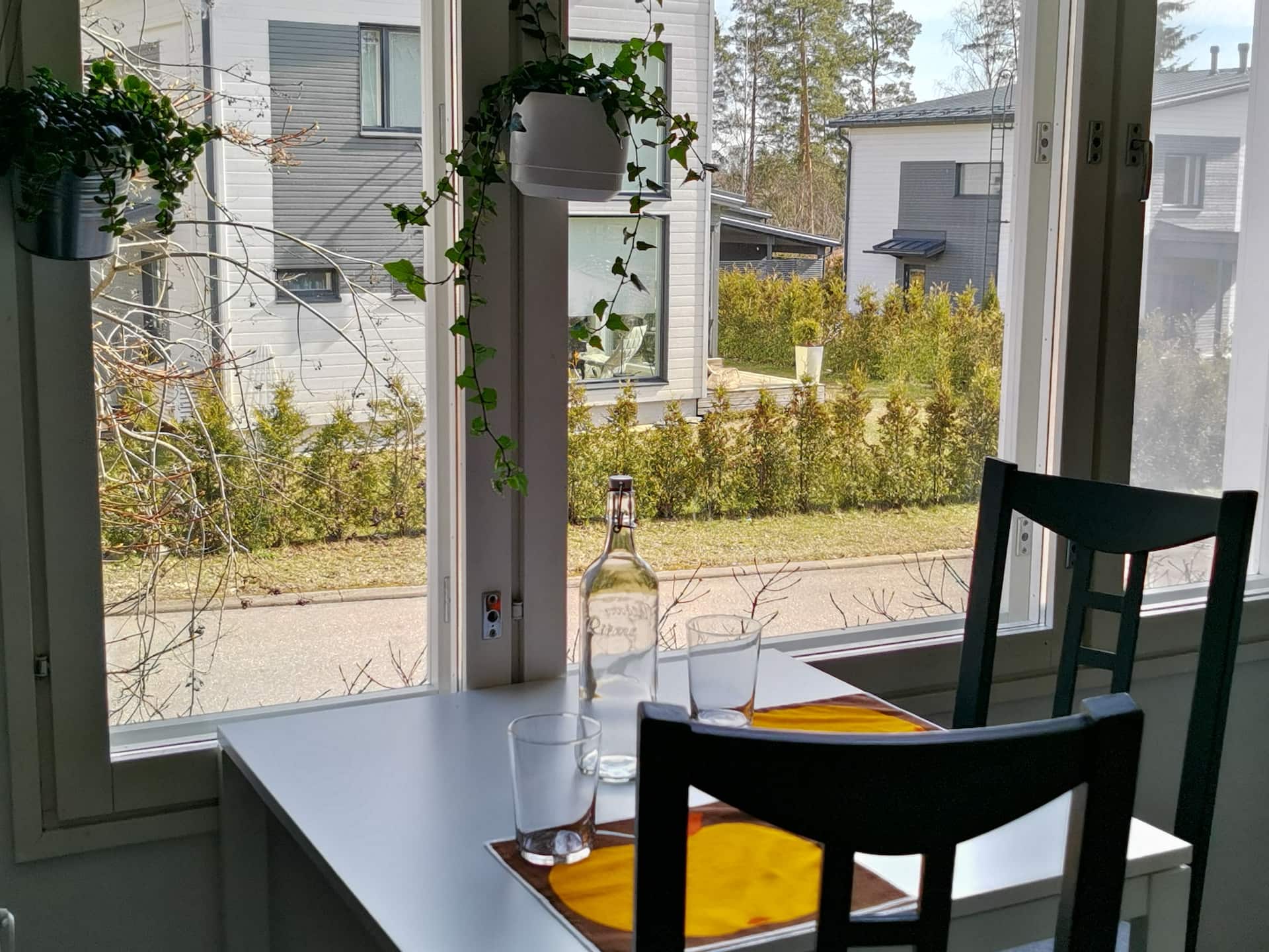 Private suite (32 m2) in a detached house in Espoo
