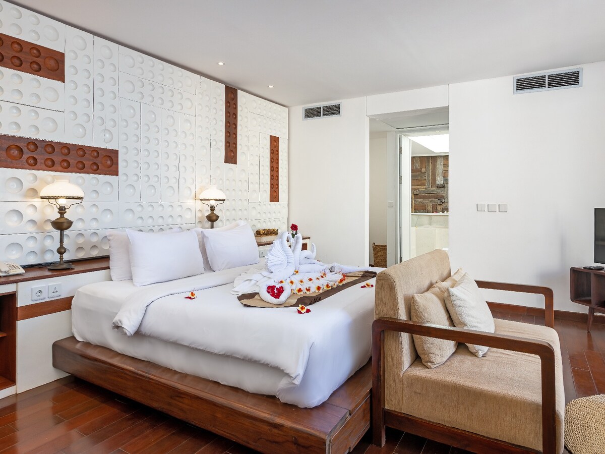  מצויד במיזוג אוויר, טלוויזיה עם מסך שטוח ואינטרנט אלחוטי חינם, בילוי בחדר השינה יהיה נוח ומבדר.