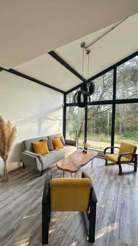 House with heated pool for 6 people