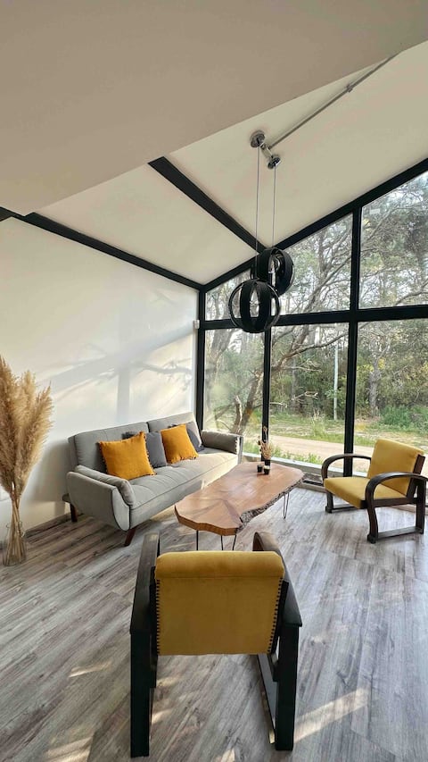 House with heated pool for 6 people