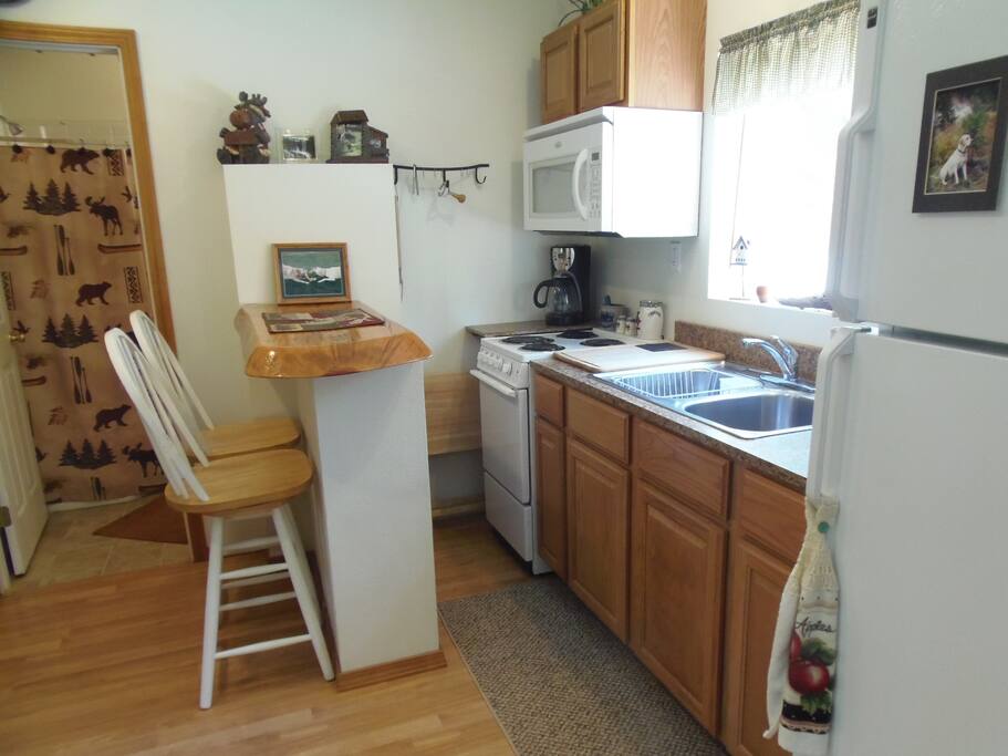 Full kitchen.