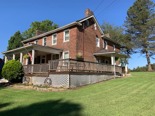 Fox farm Inn and barn venue