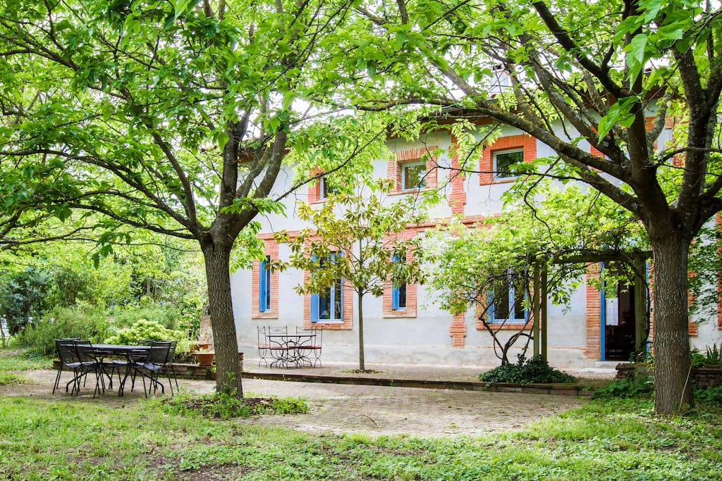 La maison, vue depuis la terrasse