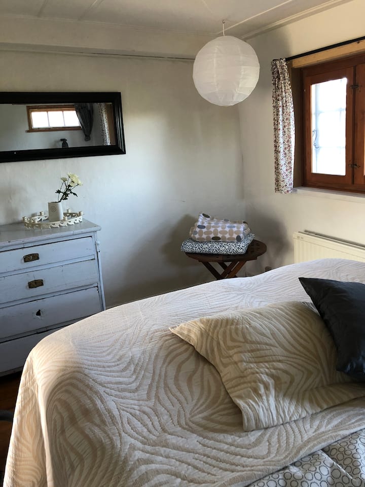 "Karlekammer": Chumba cha kulala kilicho na kitanda cha watu wawili. 