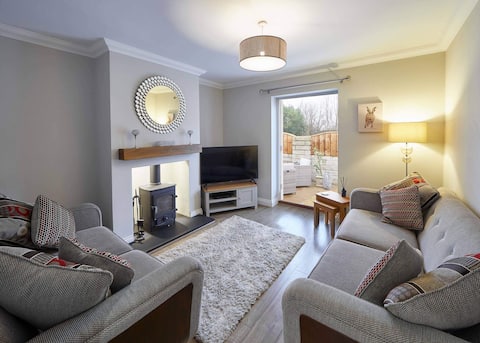 Host & Stay | Lowcross Cottage
