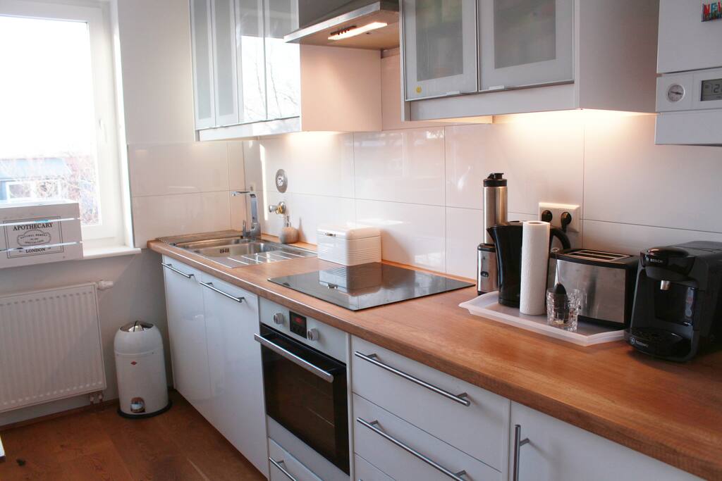 Toaster, Wasserkocher, Kaffeemaschine und Smoothie Maker