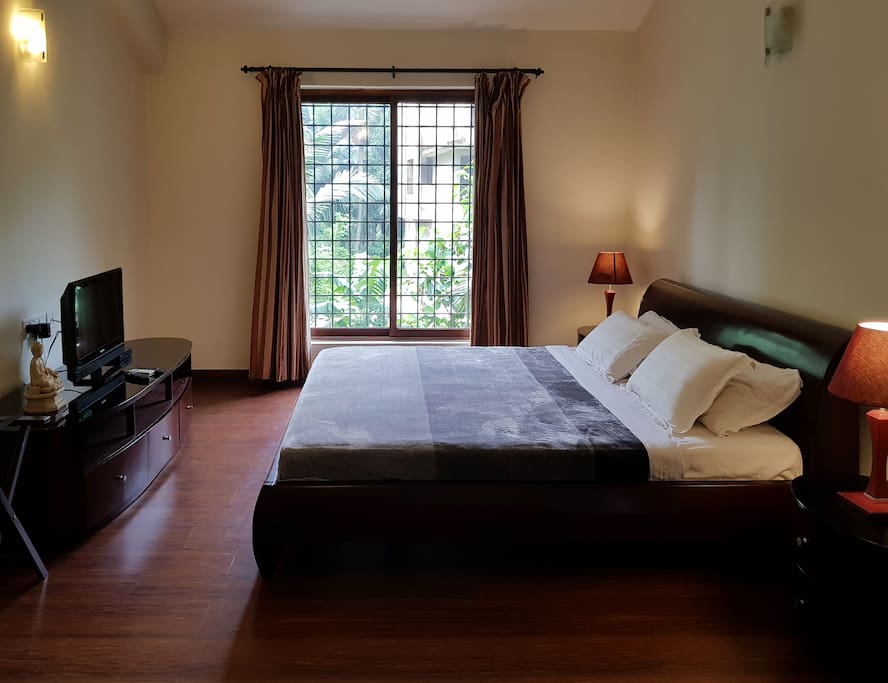 Master Double Bedroom 1