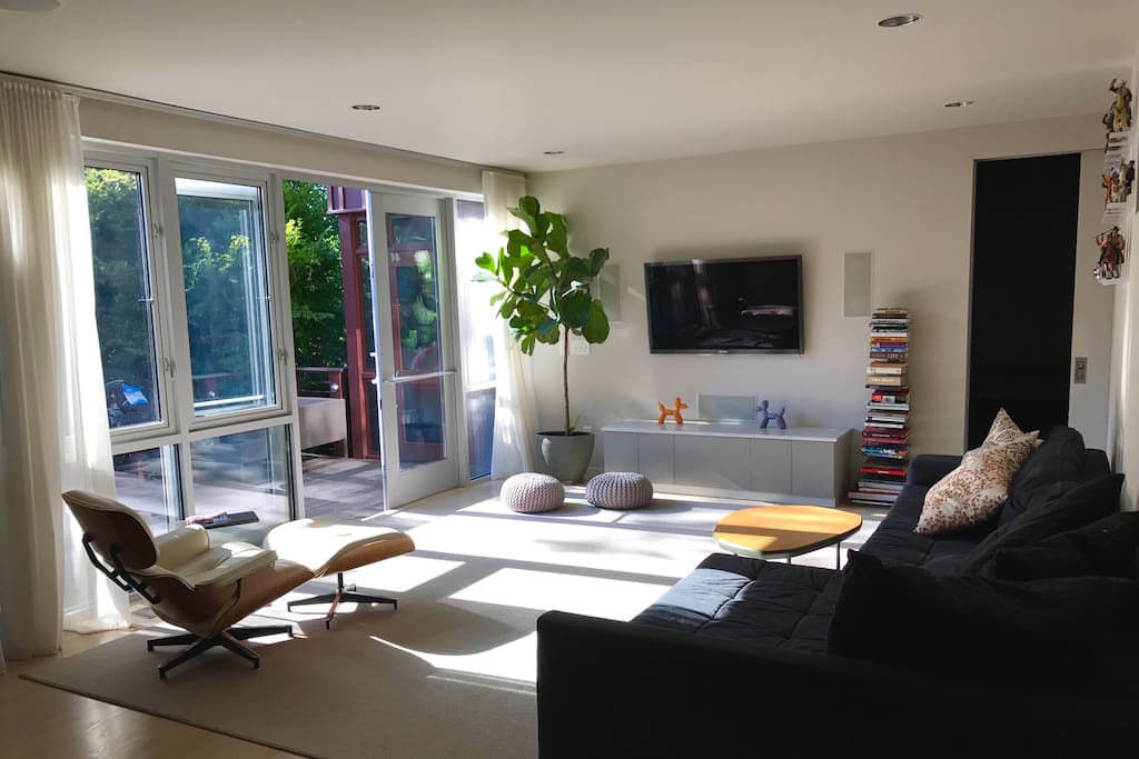 Family room with flat screen TV &surround sound system with deck entrance