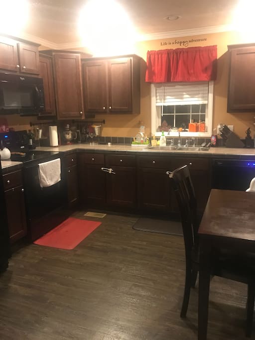 Complete kitchen with table and 3 chairs