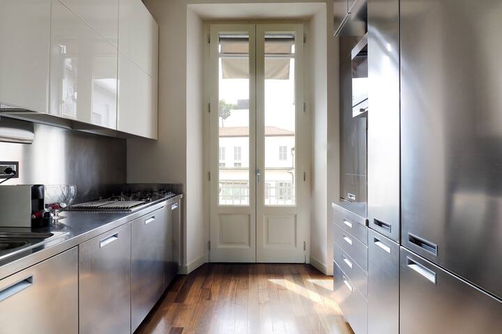 Maison Cusani, Exclusive Apartment in Brera gallery image 5