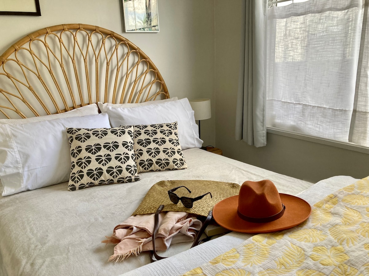 双人房。去海滩？  别忘了拿防晒霜！ 